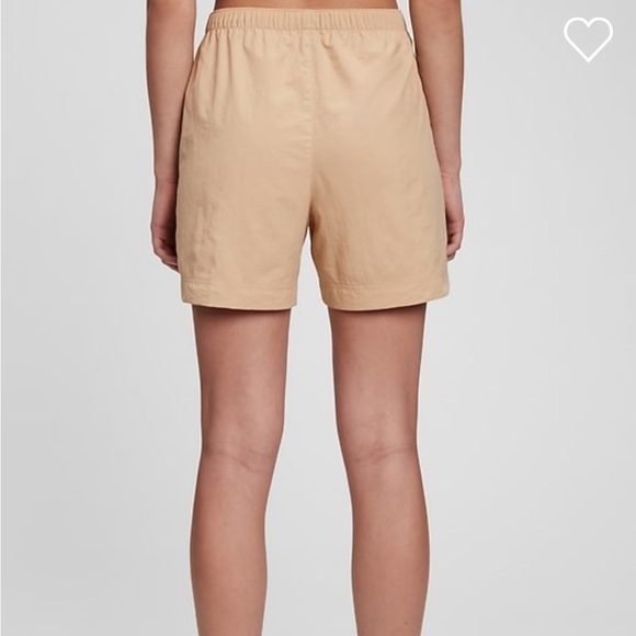 NWT GAP-FIT ALL PURPOSE RECYCLED REC NYLON SHORTS SIZE LARGE - Picture 2 of 10